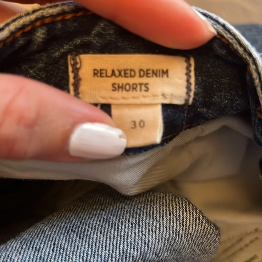 Madewell relaxed denim shorts Size: 30 Color: blue